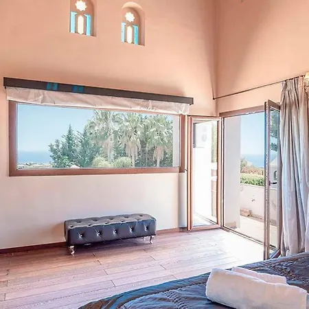 Villa Cipreses