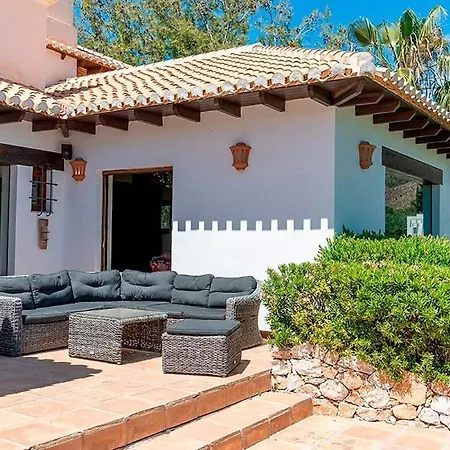 Cipreses Villa *